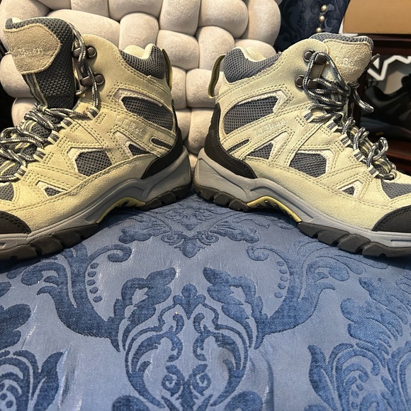 LL Bean women's hiking boots tan gray Dri-Lex size 6.5 medium - Picture 4 of 6